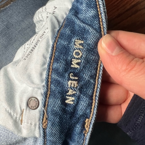 ❌SOLD❌American Eagle Mom Jean - Picture 2 of 4